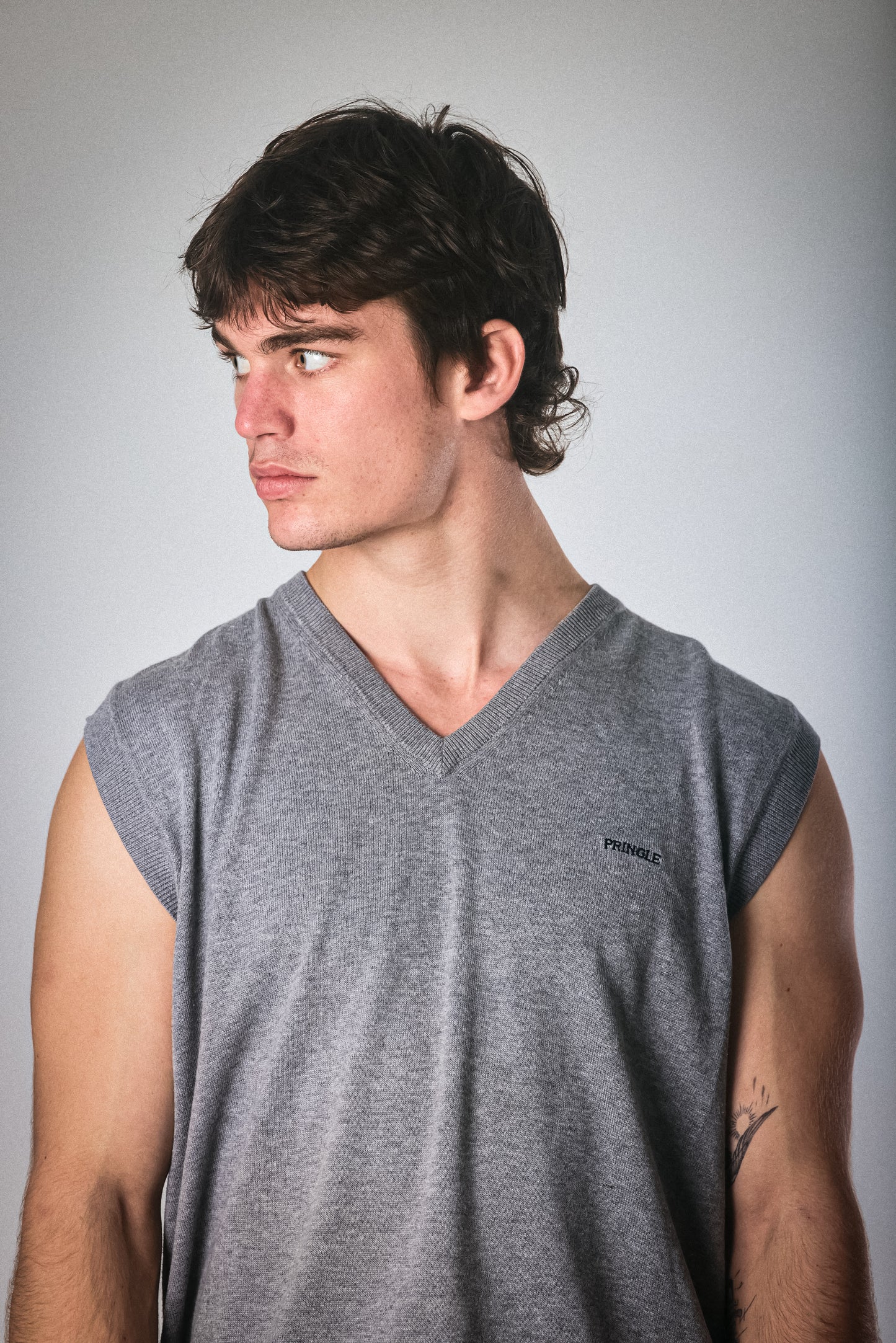 Pringle Sleeveless Knit – Heather Grey