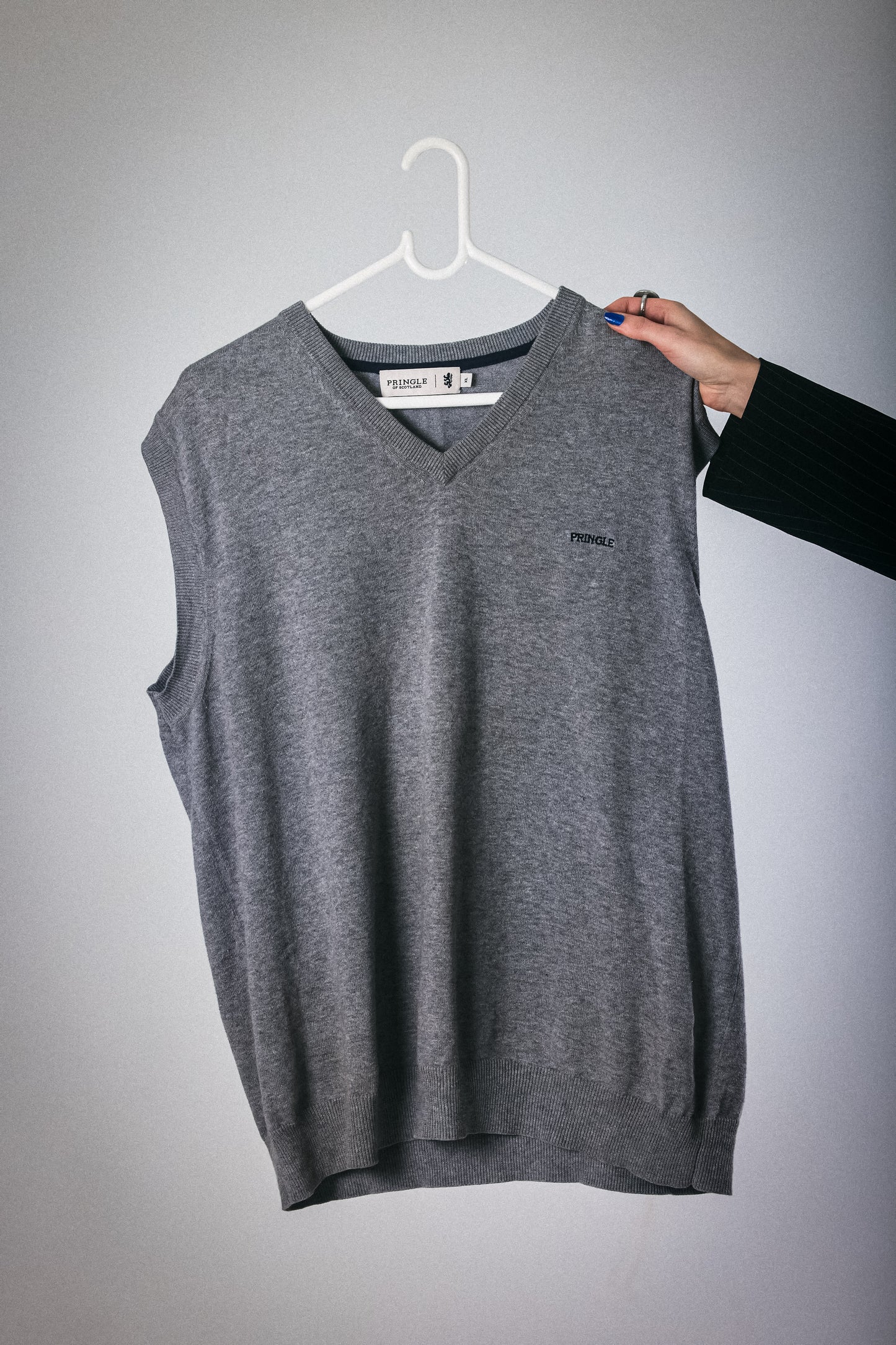 Pringle Sleeveless Knit – Heather Grey