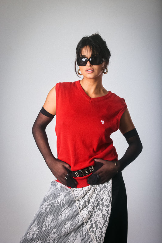 D66 Knit Vest – Cherry Red